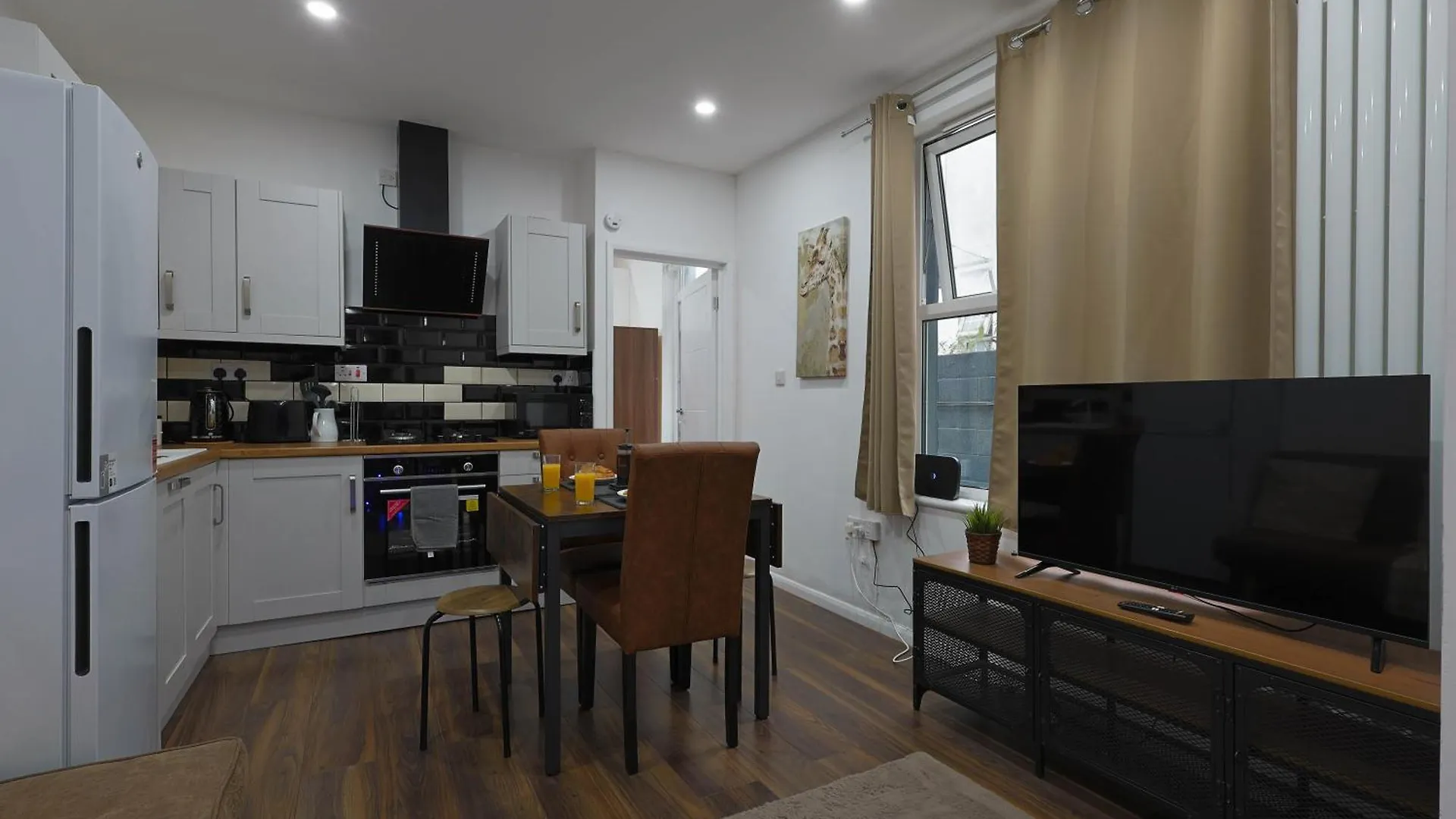 Stylish Apartment In City Centre - Walk Everywhere Cardiff 0*,  United Kingdom